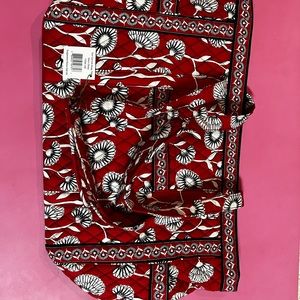 Large Vera Bradley/ Get carried away tote.  NWT. DECO DAISY RETIRED PATTERN